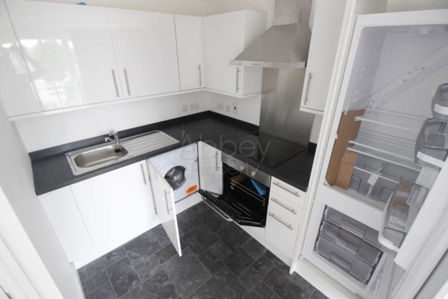 Apt 3, Earls Court Mulberry Close, Luton photo 3