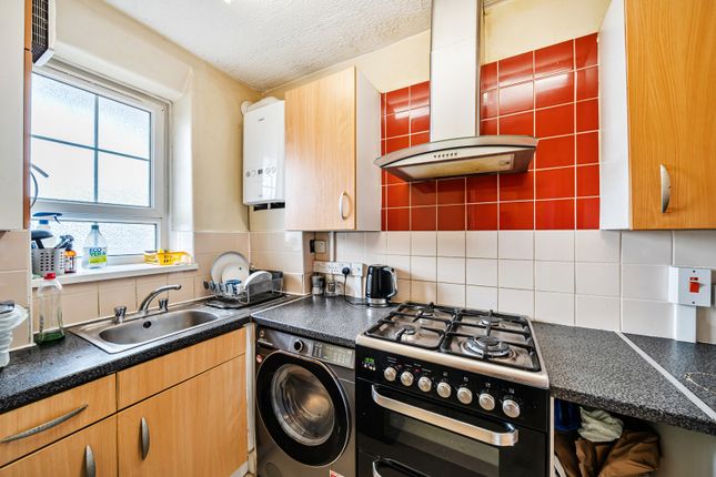 Flat 40, Cardiff House,, Peckham Park Road, London photo 4