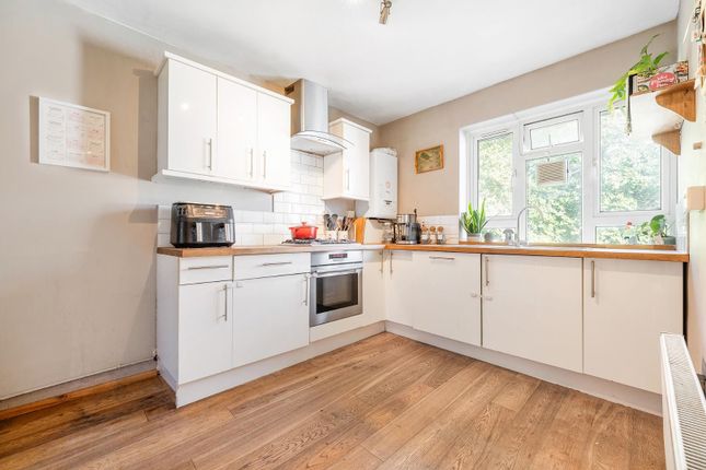 Flat 12, Daisy Dormer Court, Trinity Gardens, London photo 4
