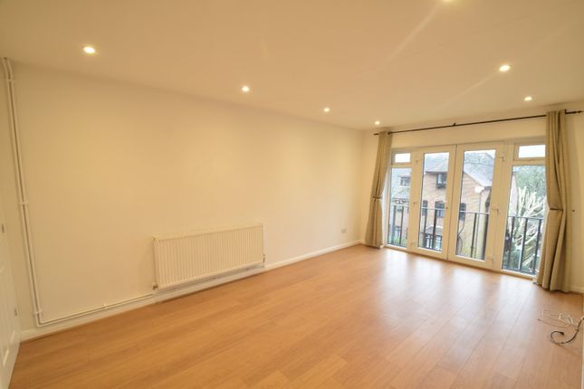 Flat for sale in One Tree Place, Station Road, Amersham, Buckinghamshire