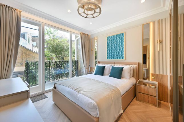 Thumbnail Flat to rent in Royal Crescent, Holland Park, London