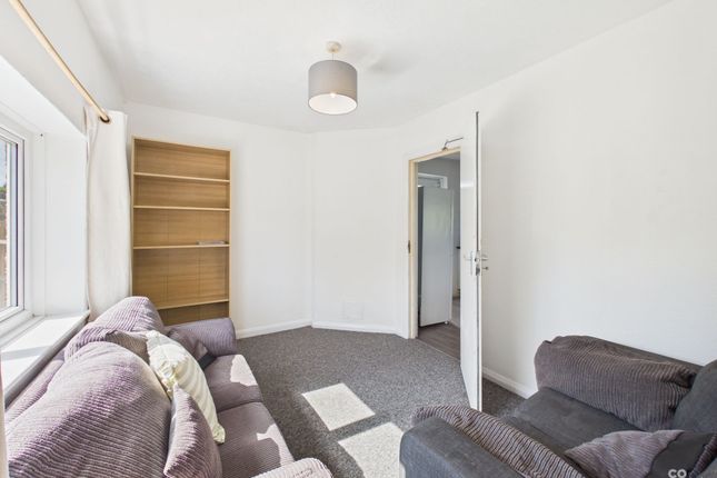 69 Southall Avenue, Brighton photo 3
