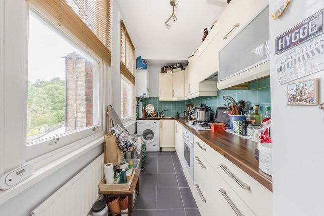 Flat for sale in Conyers Road, London