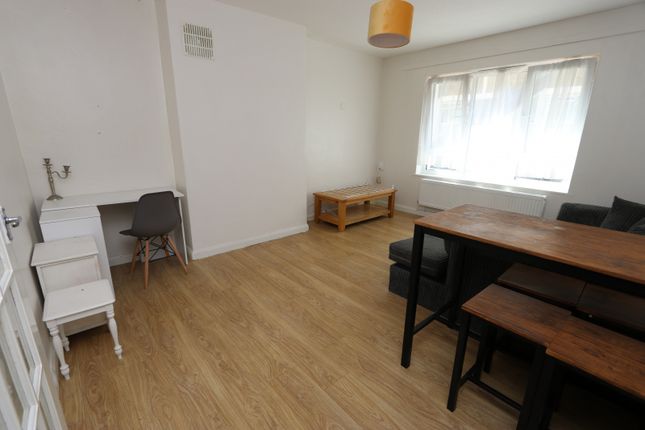 Flat to rent in Sidney Road, London