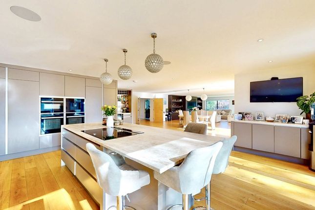 7, Pringles Drive, Ferndown photo 3