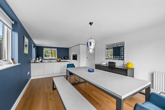 2a, Geralds Grove, Banstead photo 4