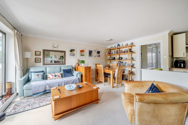 24, Waterside Court, Hampshire photo 3