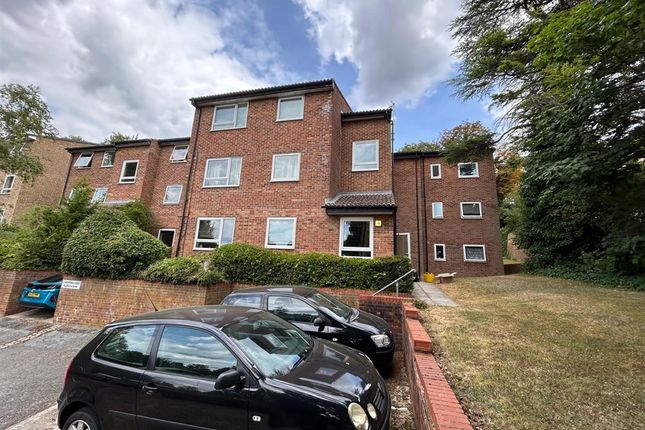 1-bed flat on 5d, Montana Close, SOUTH CROYDON, £150,000
