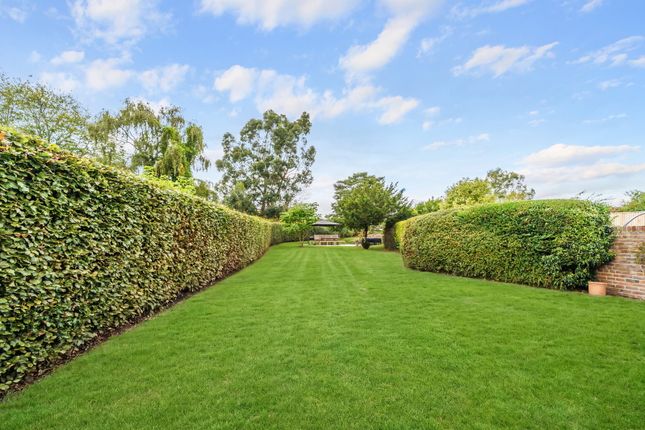 Rosebank, Needles Bank, Godstone photo 4