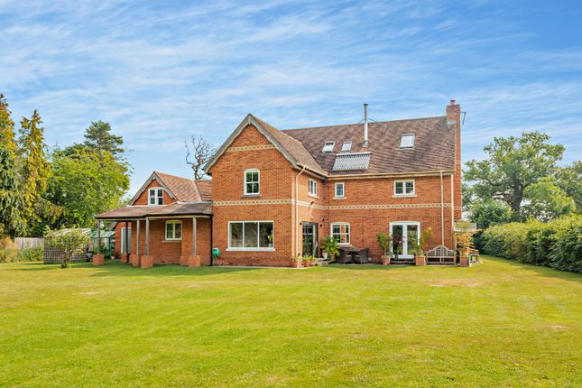 Thumbnail Detached house for sale in Tutts Clump, Reading, Berkshire