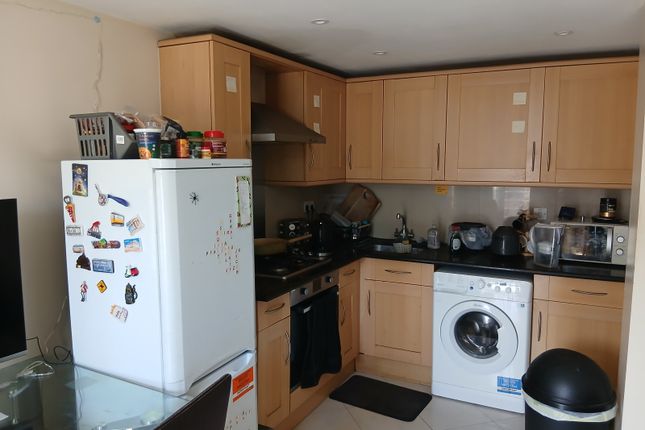 Flat 2, 19 Wilshaw Street, LONDON photo 2