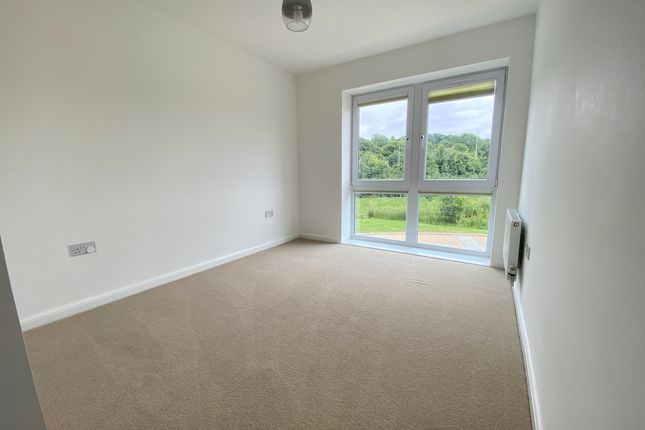 90 Castleridge Drive, Greenhithe photo 3