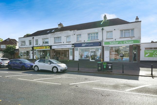 1-bed flat on 147A,, Cobham Road, Leatherhead, £135,000