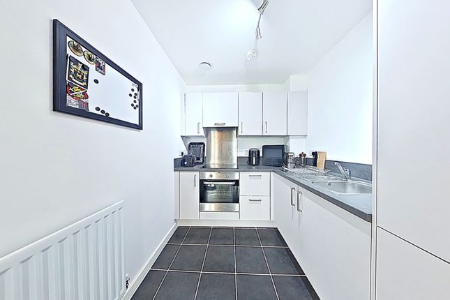 Flat 12, Waddington House, 62 Barnes Wallis Way, St. Albans photo 4