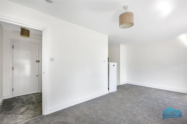 Flat 1, 11, High Street, London photo 3
