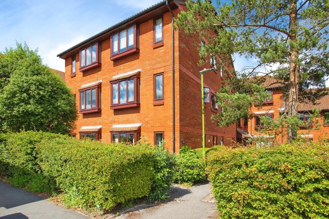 1-bed flat on 3, Meadowcroft, High Street, Bushey, £200,000