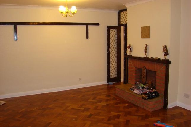 Thumbnail Detached house to rent in Hitherbroom Road, Hayes, Middlesex