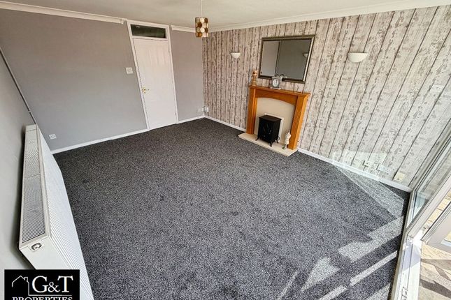 1 Turner Drive, Brierley Hill photo 2