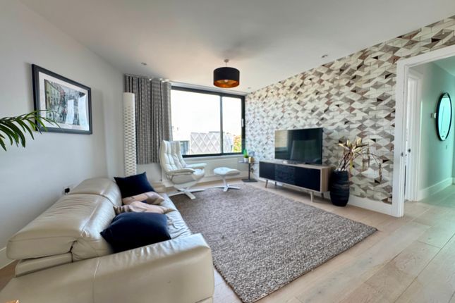 Flat 6 Lyons House, 7 Station Place, Swanage photo 4