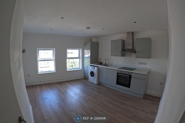 Kitchen / Living Room