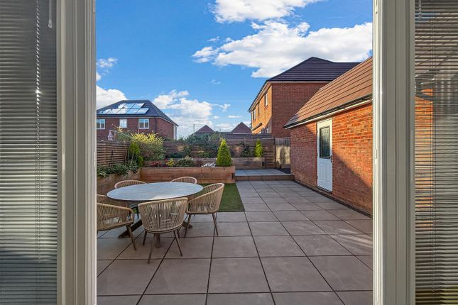 6, Kestrel Close, Kingsteignton photo 3