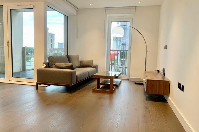 Duplex to rent in Fountain Park Way, London