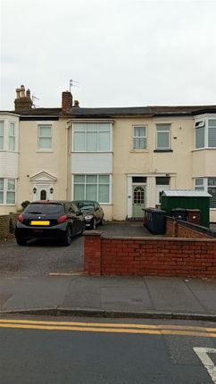 Flat to rent in Seabank Road, Southport