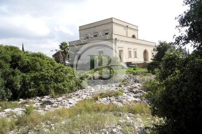 Villa for sale in Ruffano, Puglia, 73049, Italy