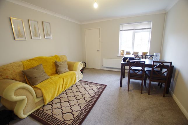 26 Westwinn View, Whinmoor, Leeds photo 2