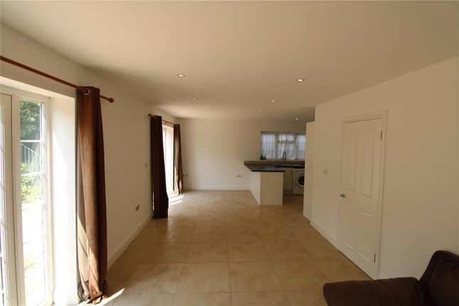 25, Grecian Crescent, London photo 2