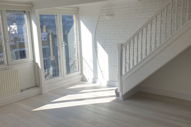 Flat 16, London photo 3