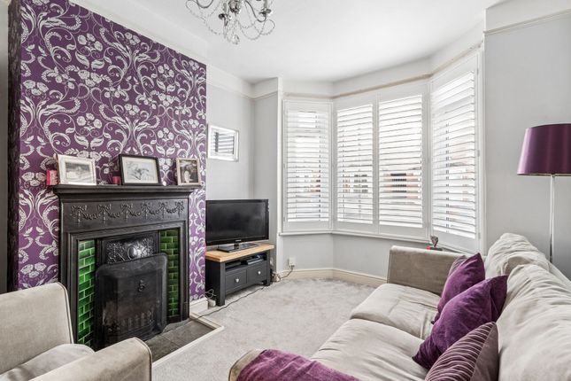 180 Sandringham Road, Watford photo 2