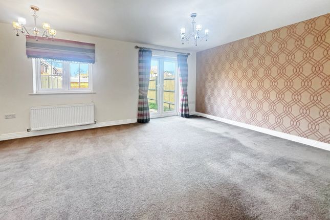8, Brudenell Close, Amersham photo 3