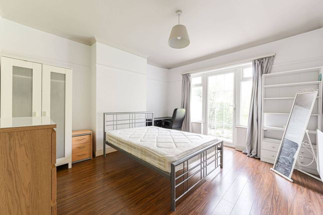 Thumbnail Property to rent in Thornton Road, Balham, London