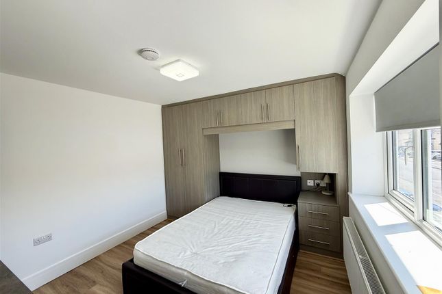 Baylis Road, Slough photo 2