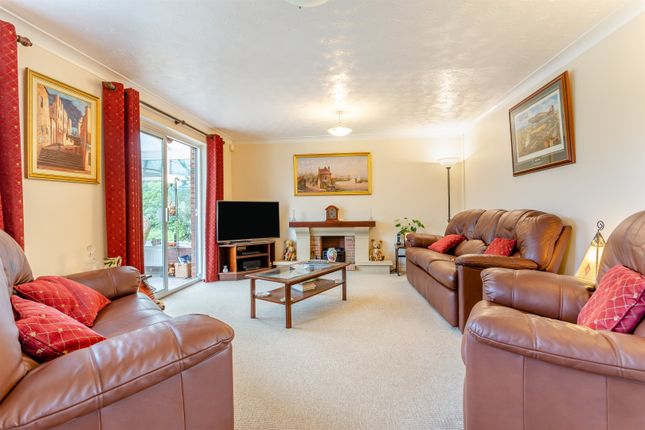 8, Orchid Meadow, Pwllmeyric, Chepstow photo 3