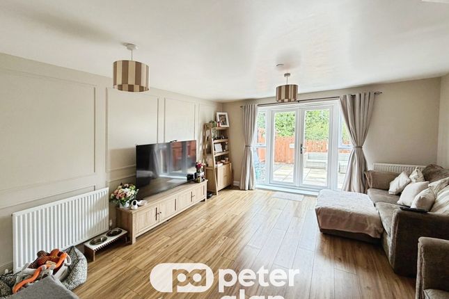 7, Maes Y Rhedyn, Bridgend photo 3