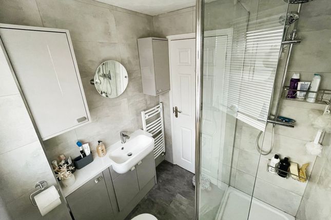 7 Maes Bryn, Bridgend photo 3