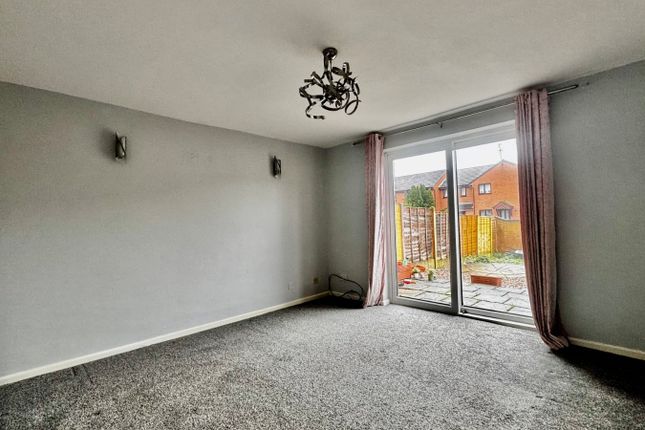 37, Nelson Drive, Staffordshire photo 3