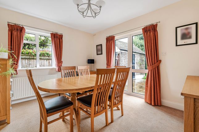 1, Vicarage Road, Surrey photo 4