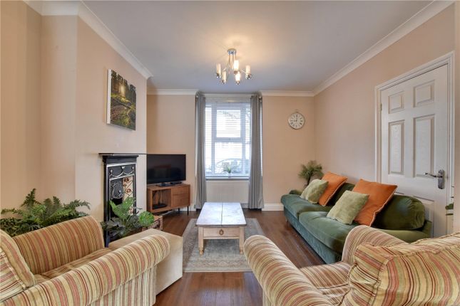 90, Calvert Road, London photo 2
