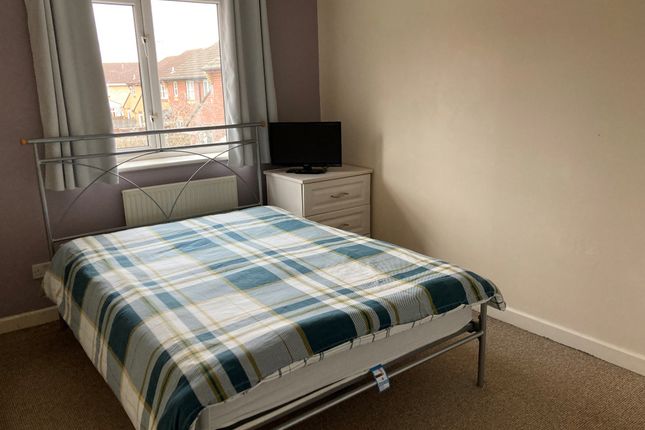 64, Darmead, Weston-super-Mare photo 5