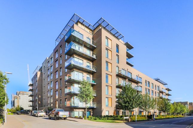 7 Merlin Court, London photo 3