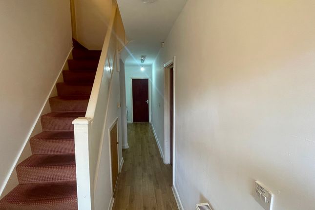 1 Clifton Avenue, Manchester photo 3
