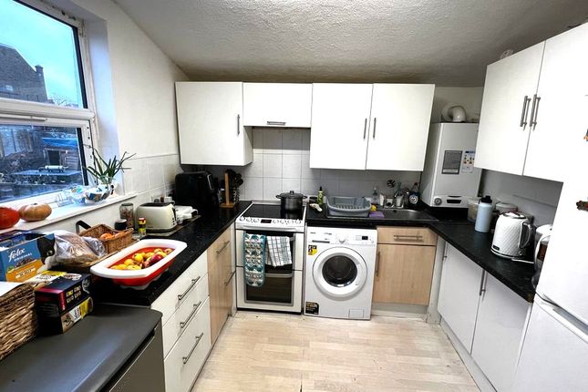 Flat for sale in Arngask Road, Catford