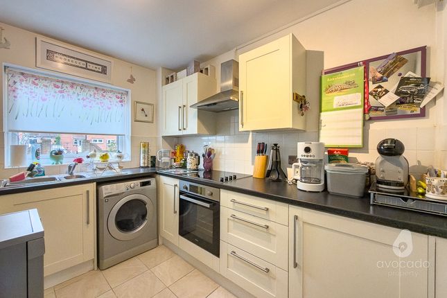 Flat 2, Underwood Court, Binfield photo 4