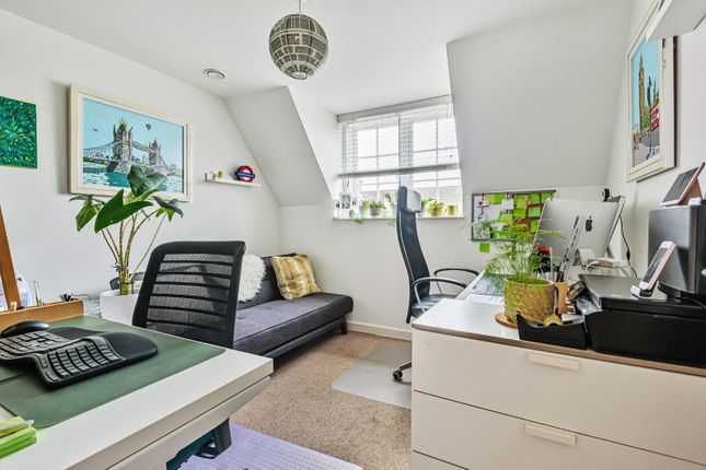 Flat for sale in Central Avenue, Welling