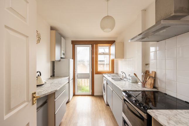18, Paisley Drive, Edinburgh photo 4