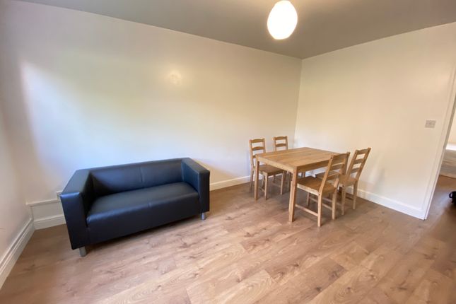 2, Windmill Drive, London photo 2