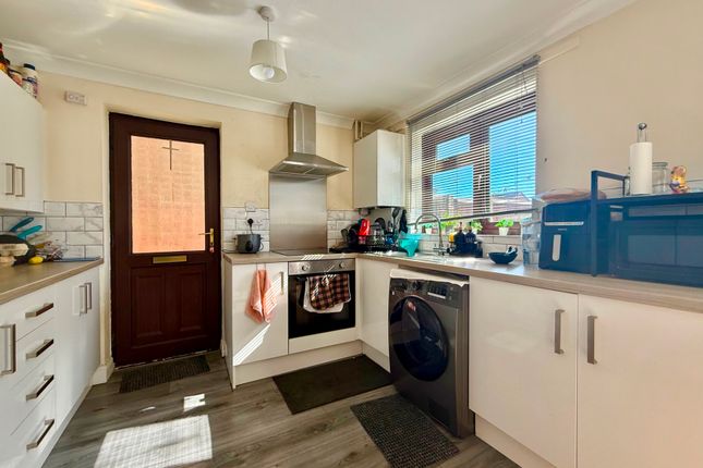 6, Brigg Close, Lincoln photo 2